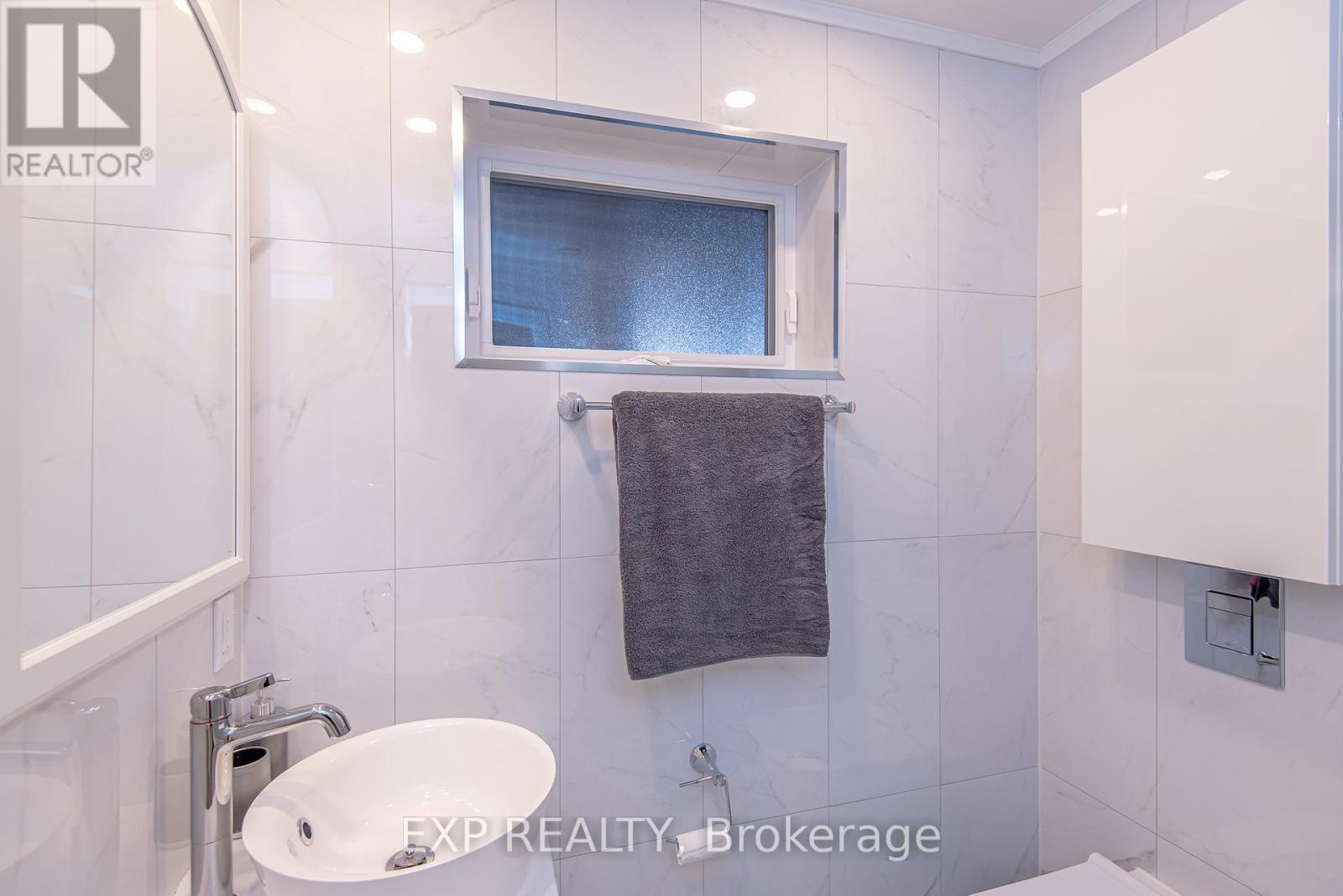 1473 ROSEBELLA AVENUE W - 32