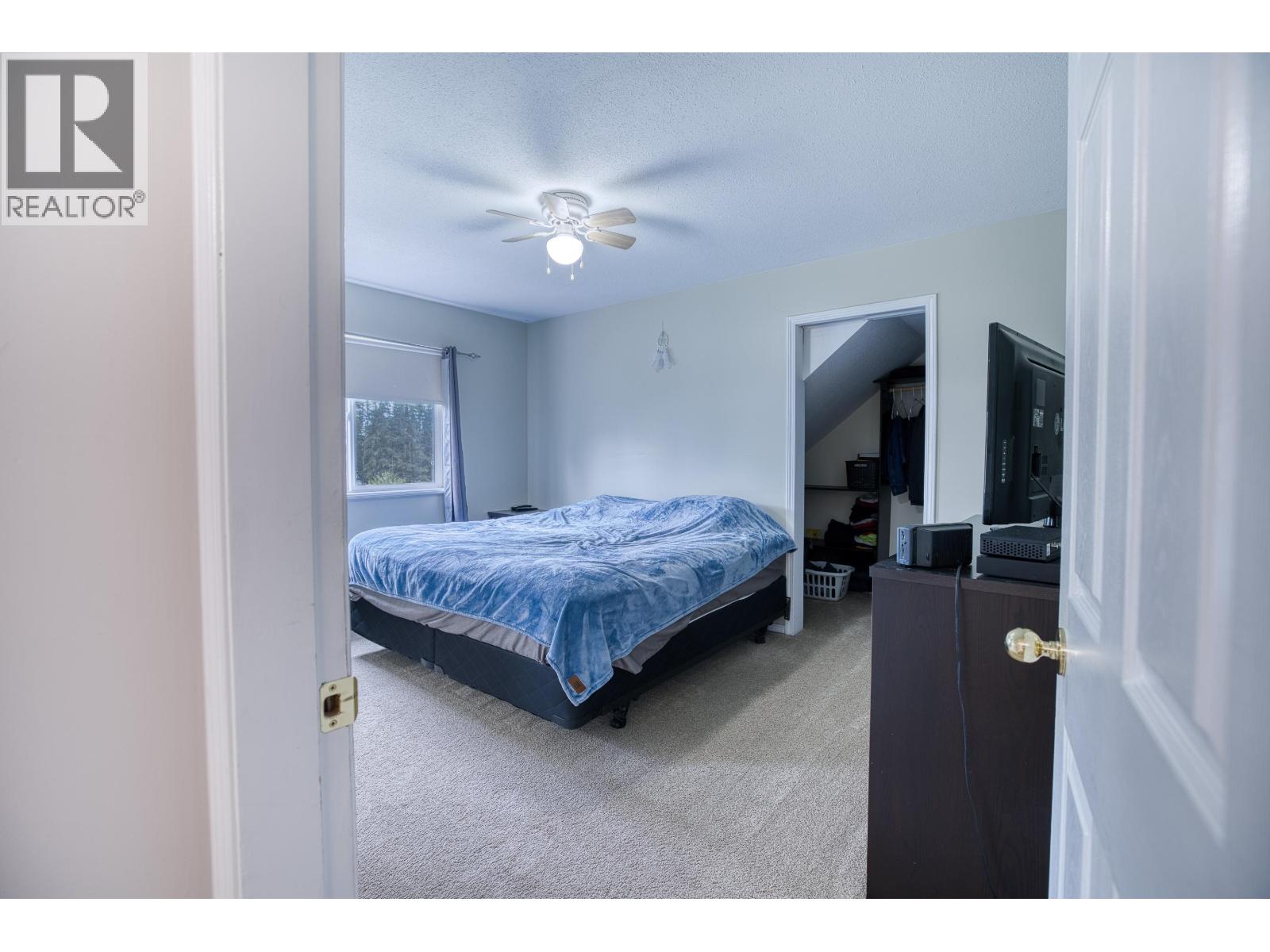 6341 WOLFE ROAD, 100 Mile House