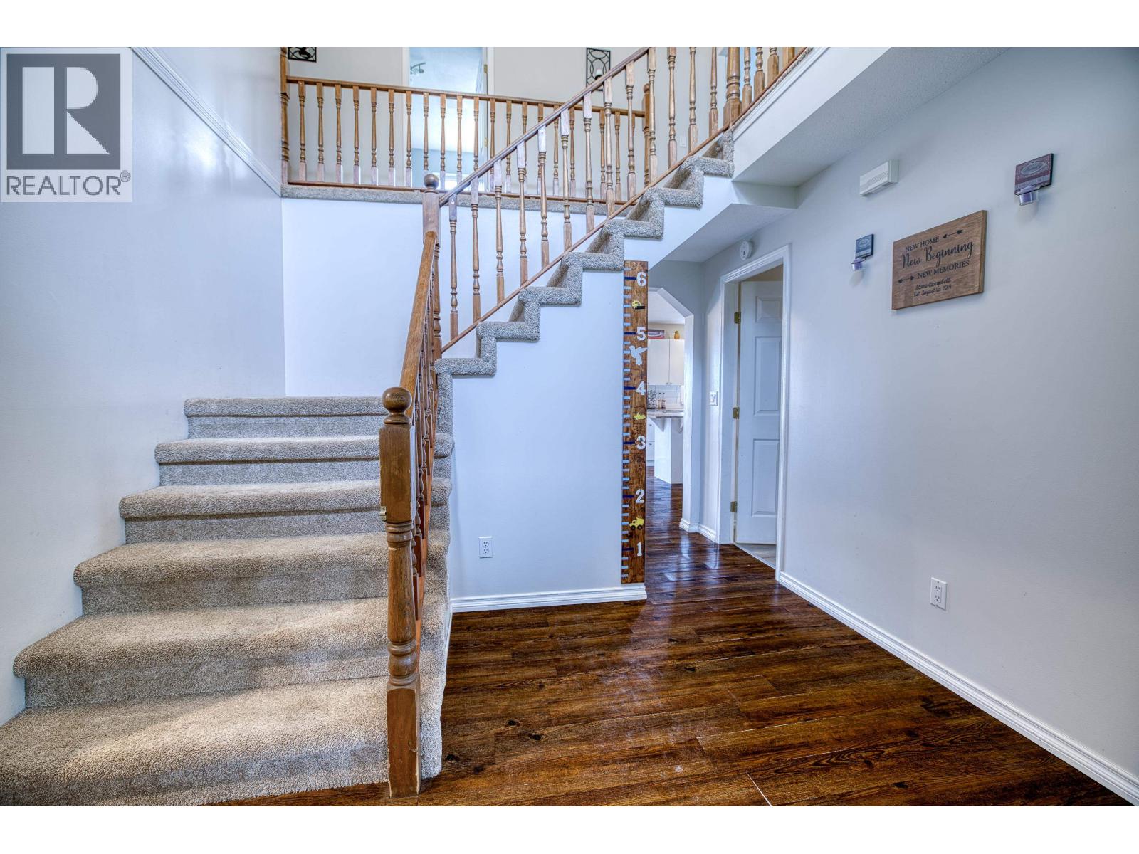 6341 WOLFE ROAD, 100 Mile House