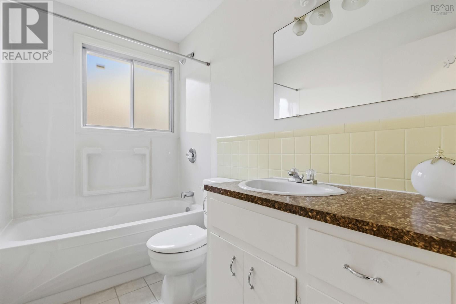 71 Woodward Crescent - 25