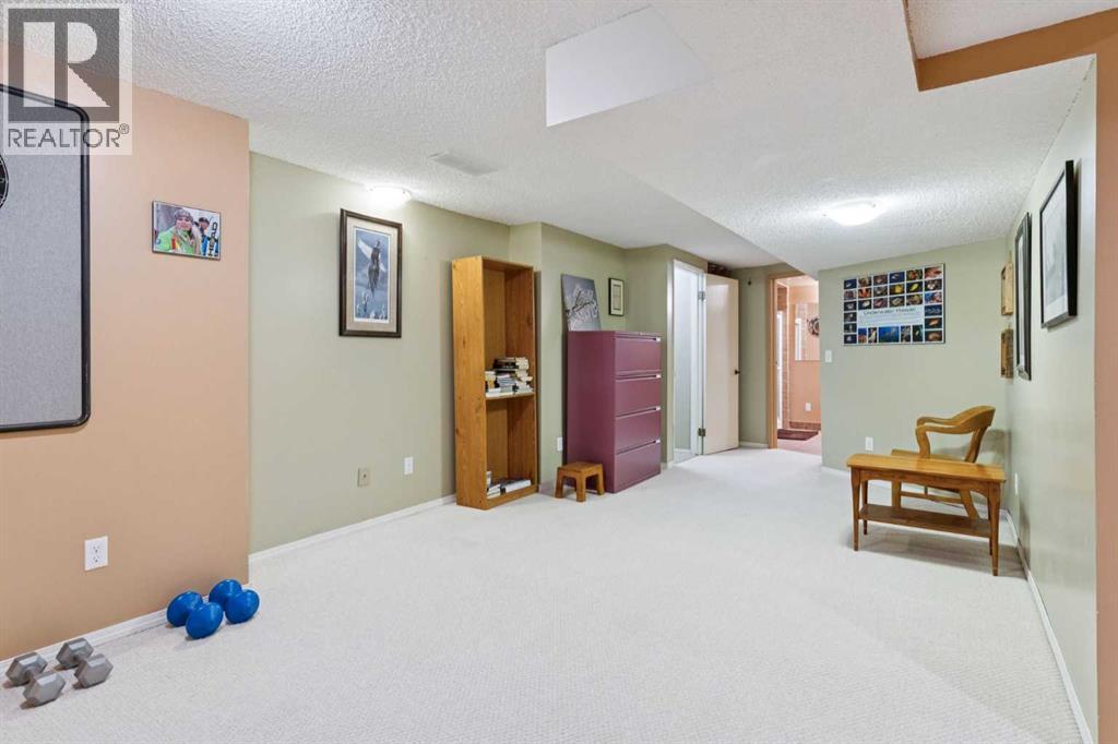 15 Millrise Lane SW - 26