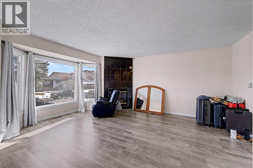 48 Whitworth Way NE - 5