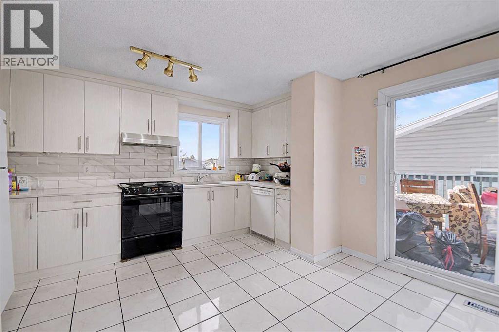 48 Whitworth Way NE - 11