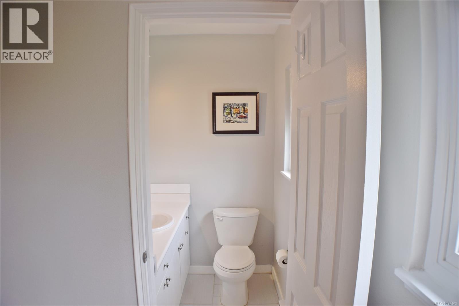  1825 Fairhurst Avenue, Saanich
