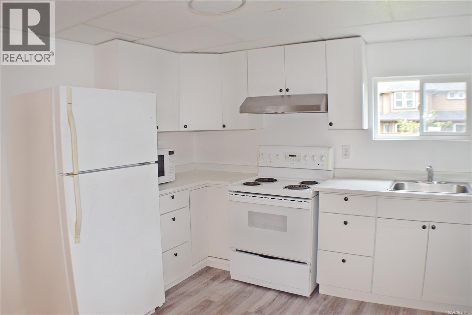 1825 Fairhurst Ave - 23
