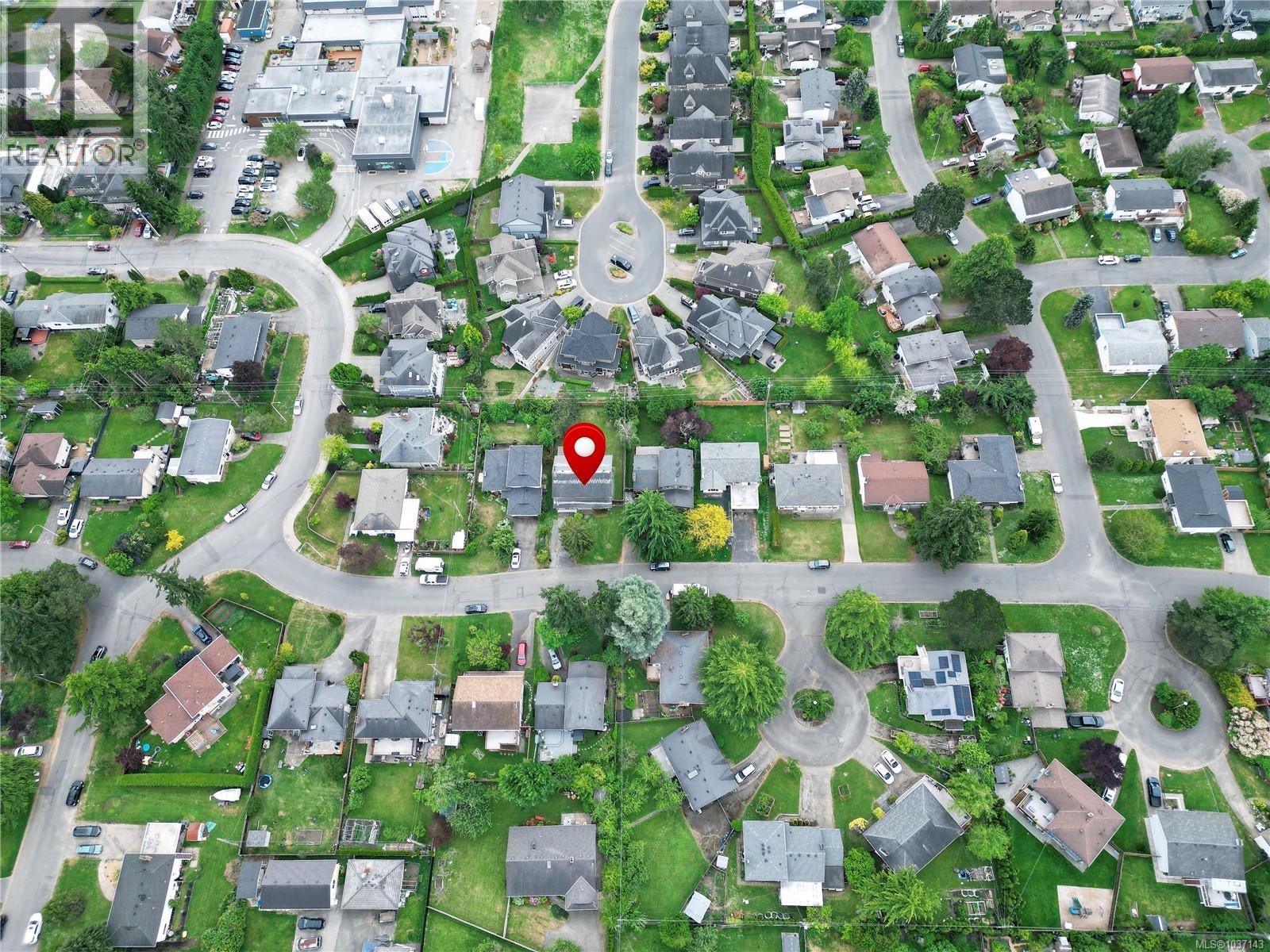  1825 Fairhurst Avenue, Saanich