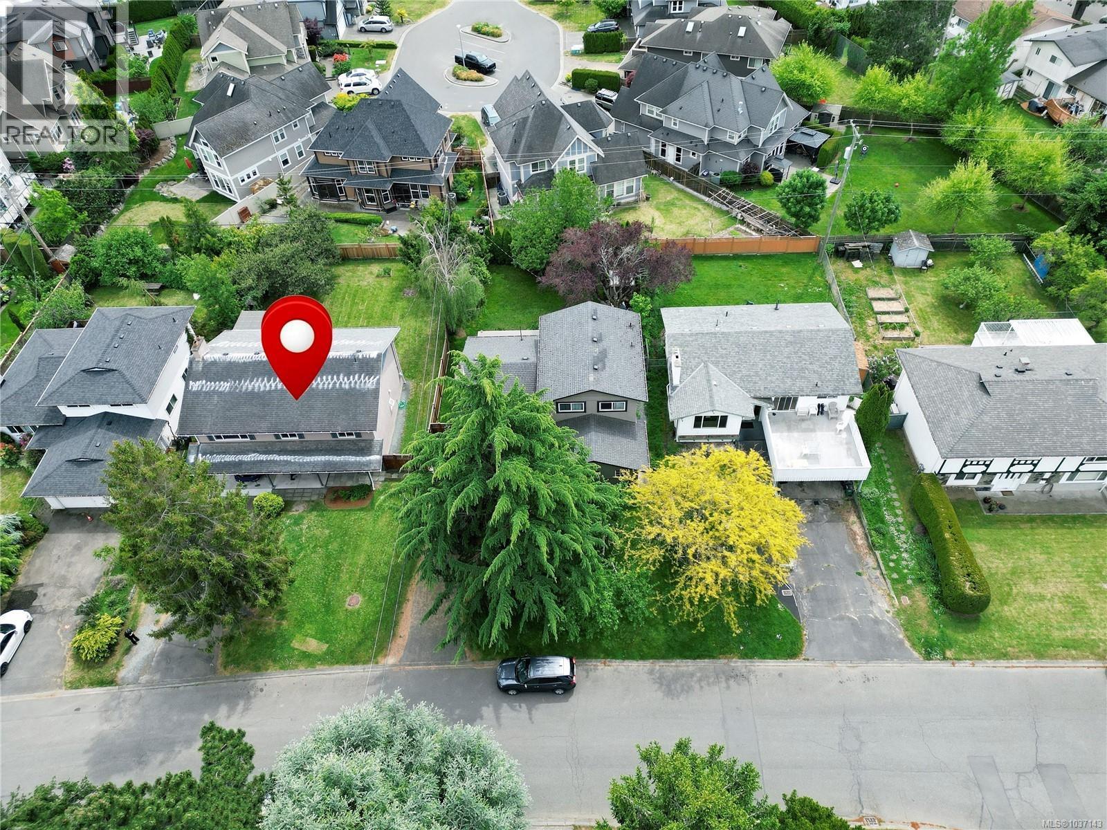  1825 Fairhurst Avenue, Saanich