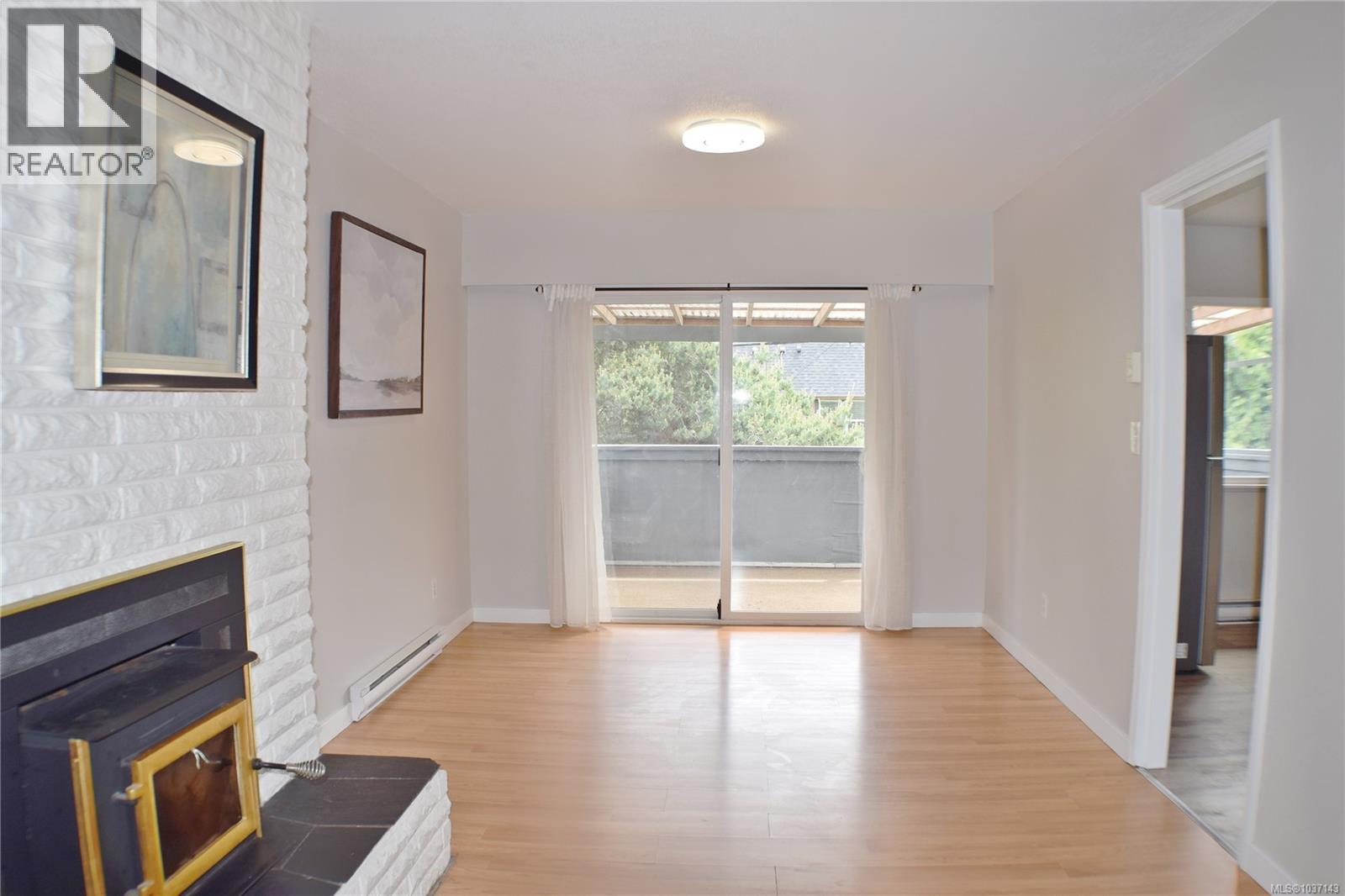  1825 Fairhurst Avenue, Saanich