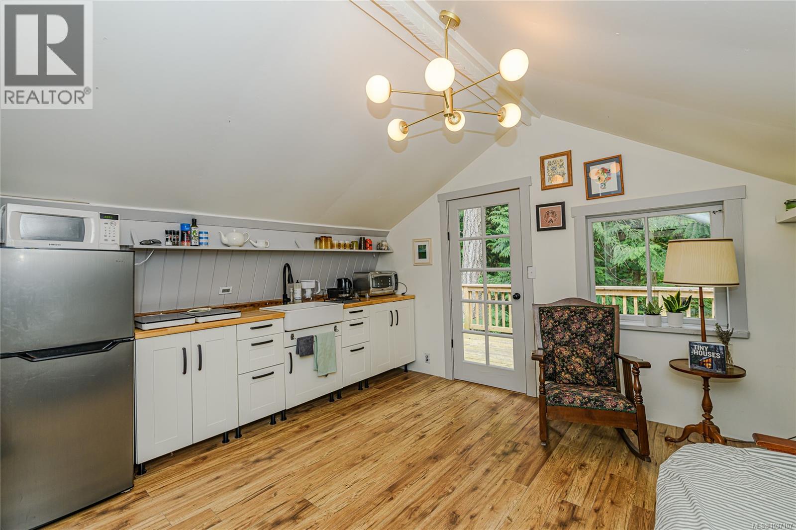 161 Holmes Rd - 32
