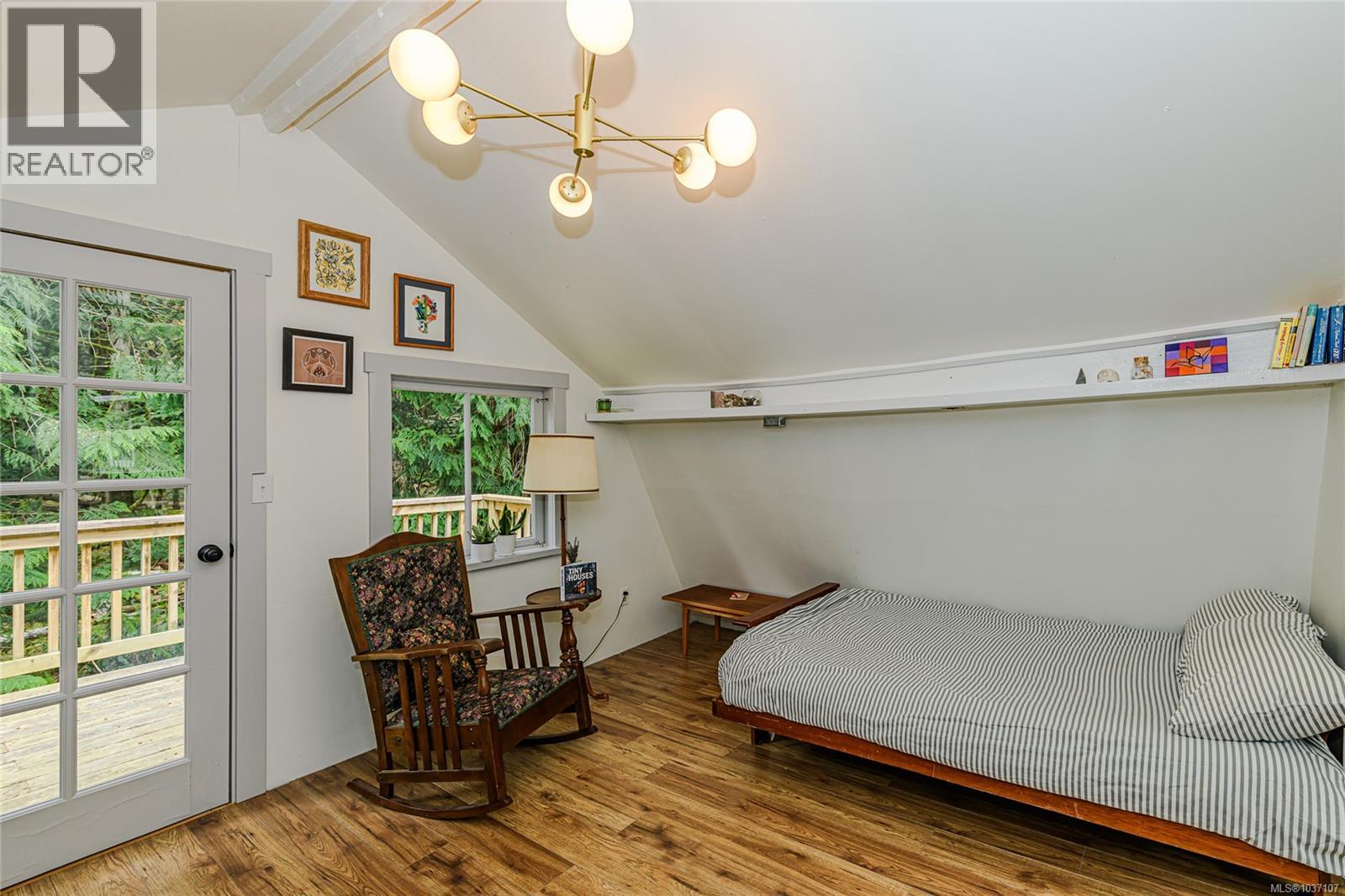 161 Holmes Rd - 34