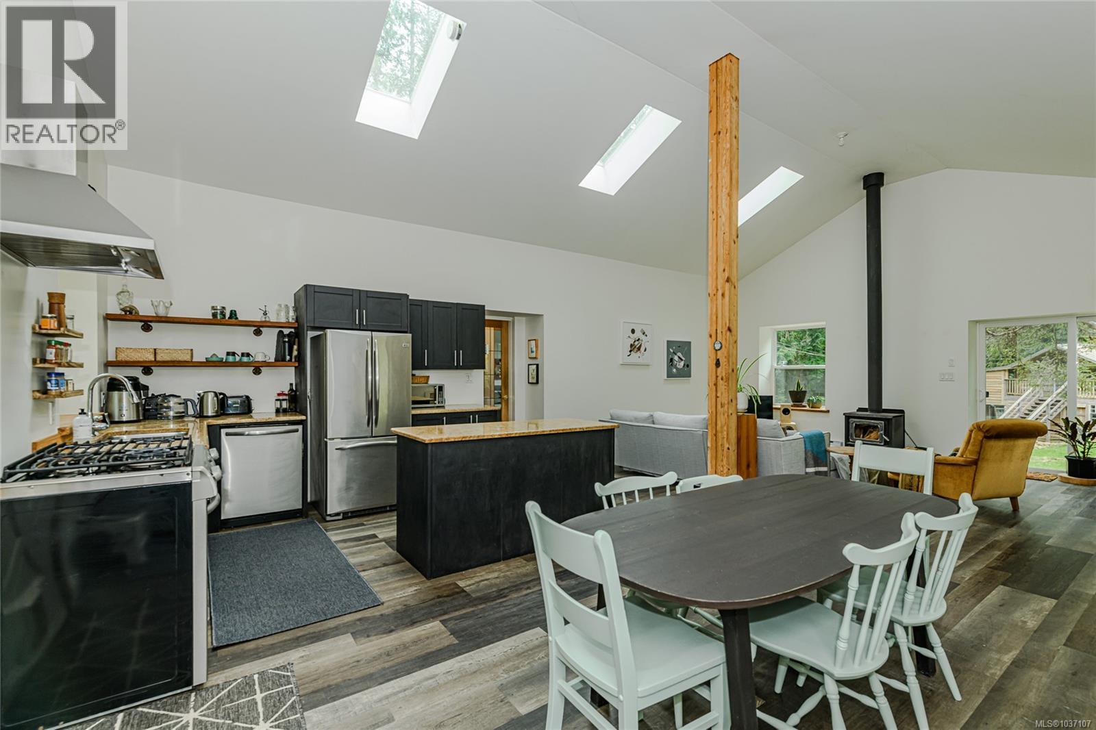 161 Holmes Rd - 4