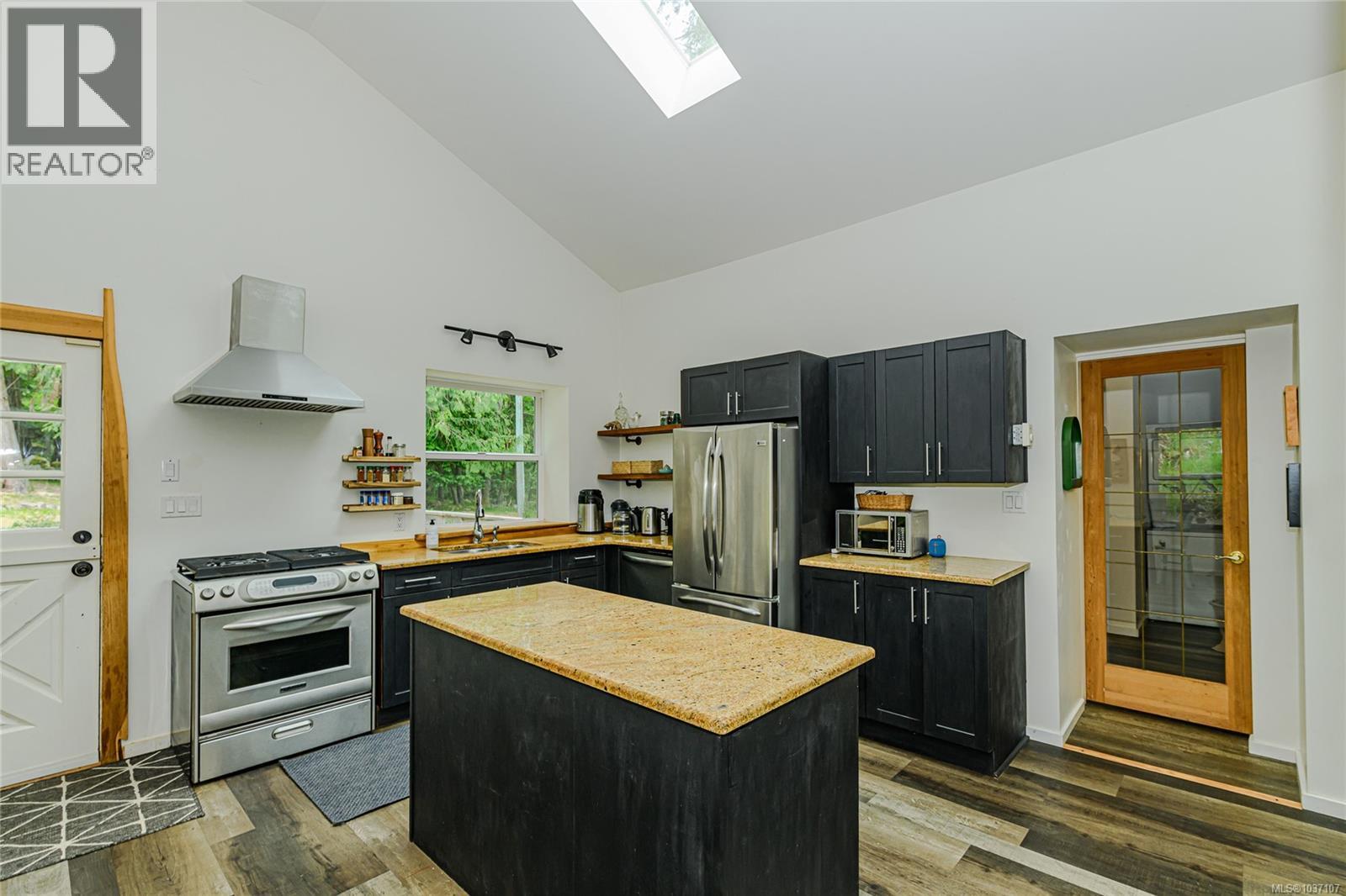 161 Holmes Rd - 5