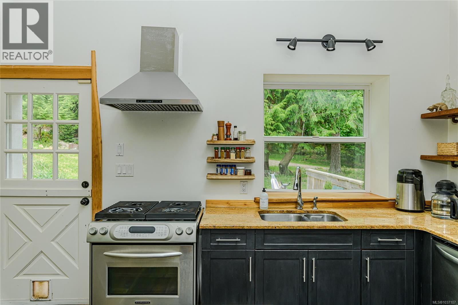 161 Holmes Rd - 6