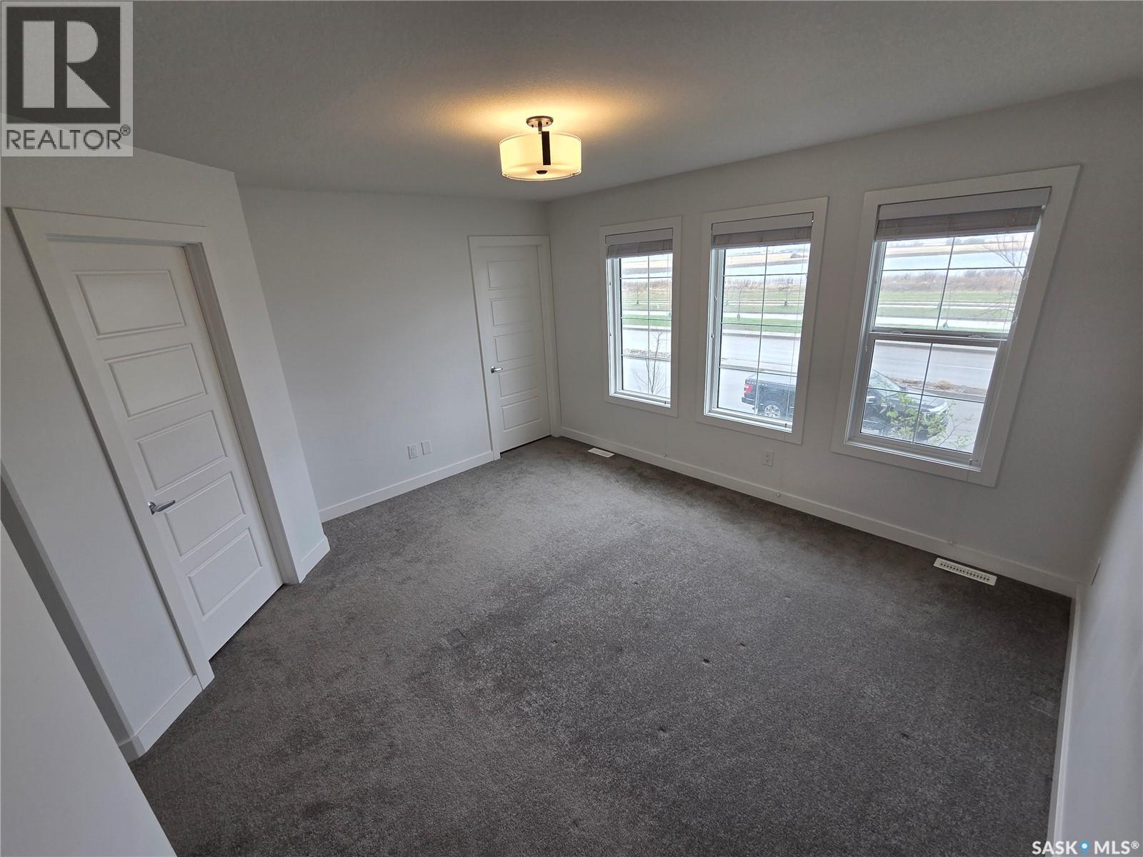 #324 McOrmond DRIVE - 9