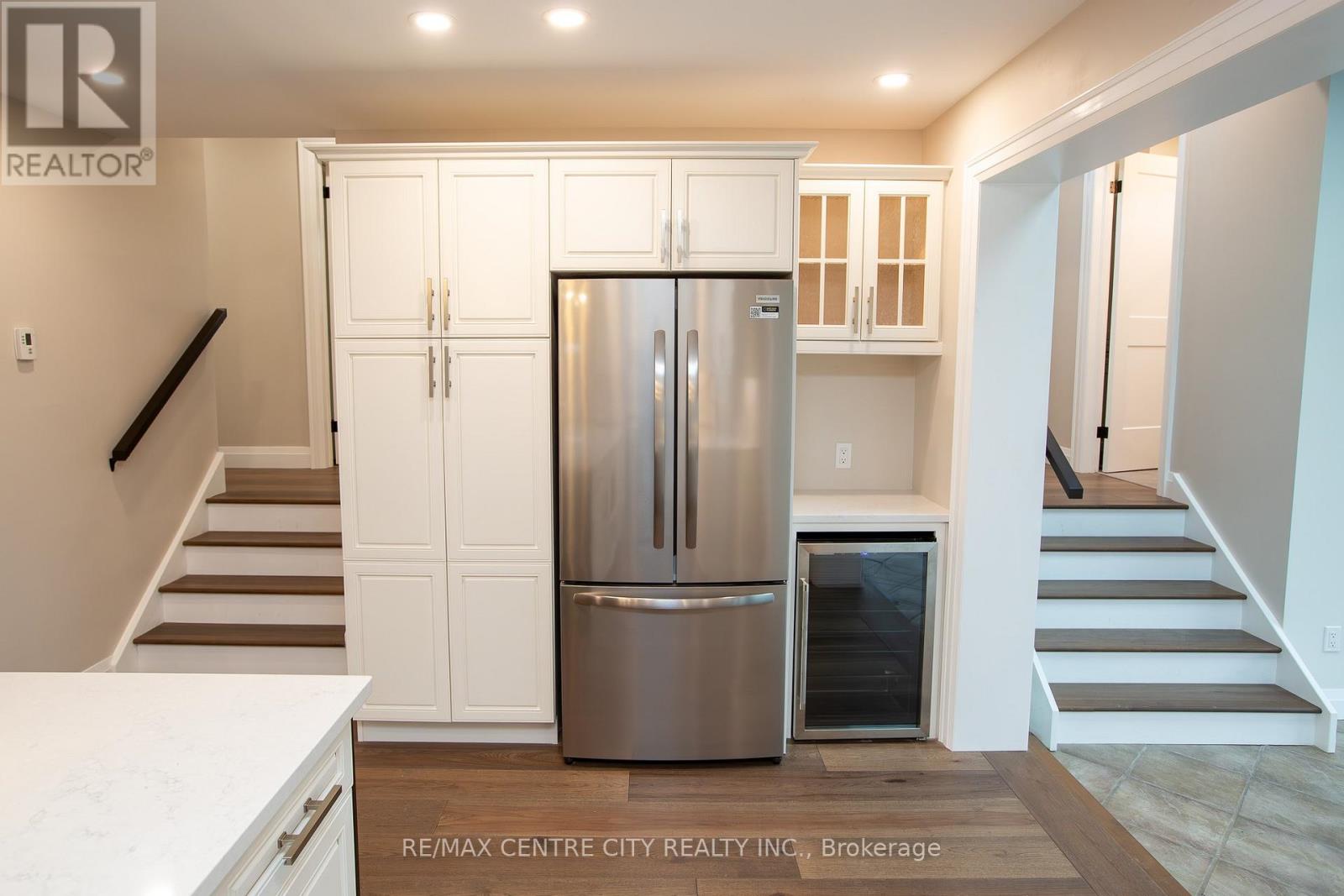 2193 MILLER AVENUE - 5