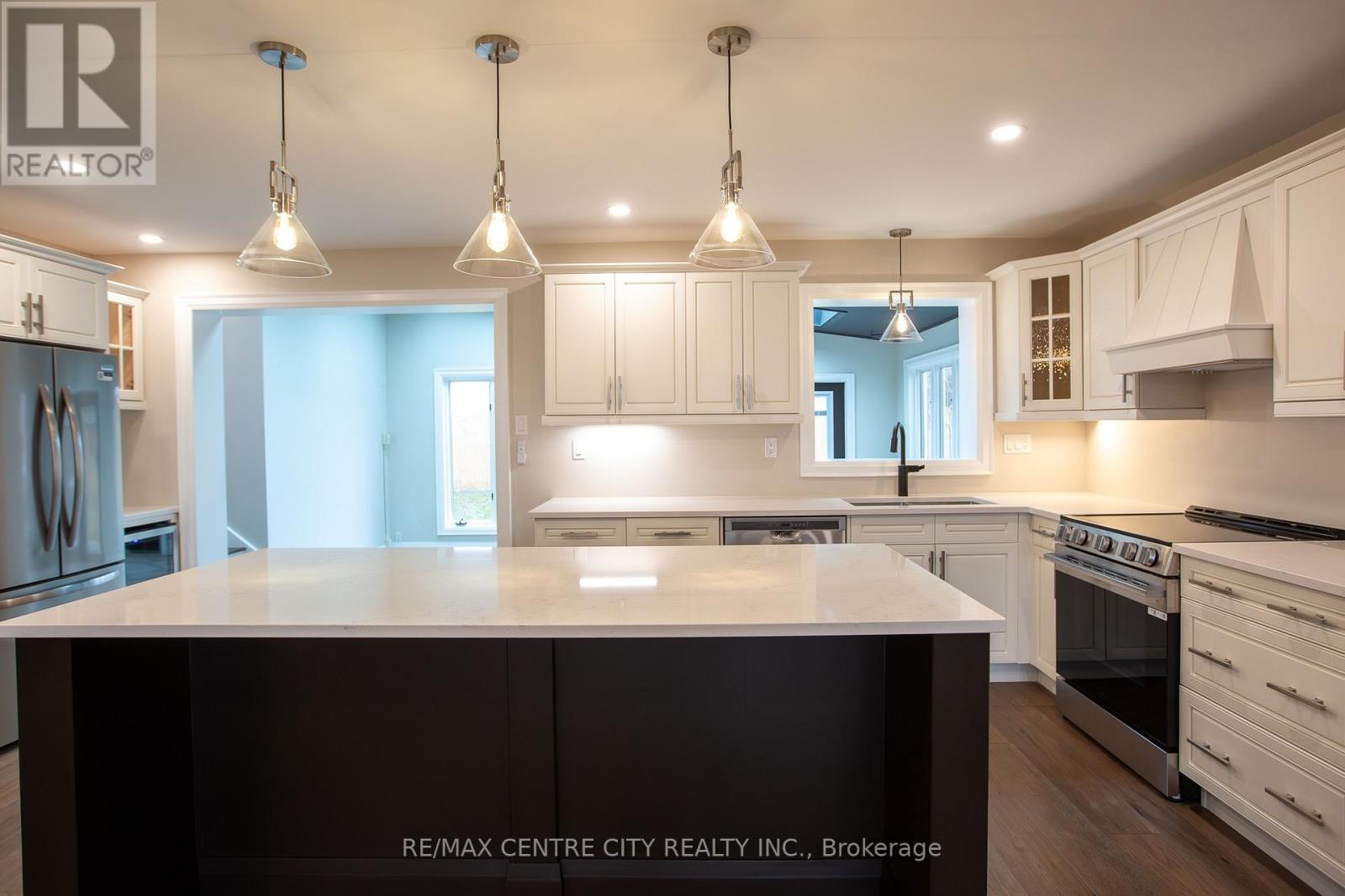 2193 MILLER AVENUE - 6