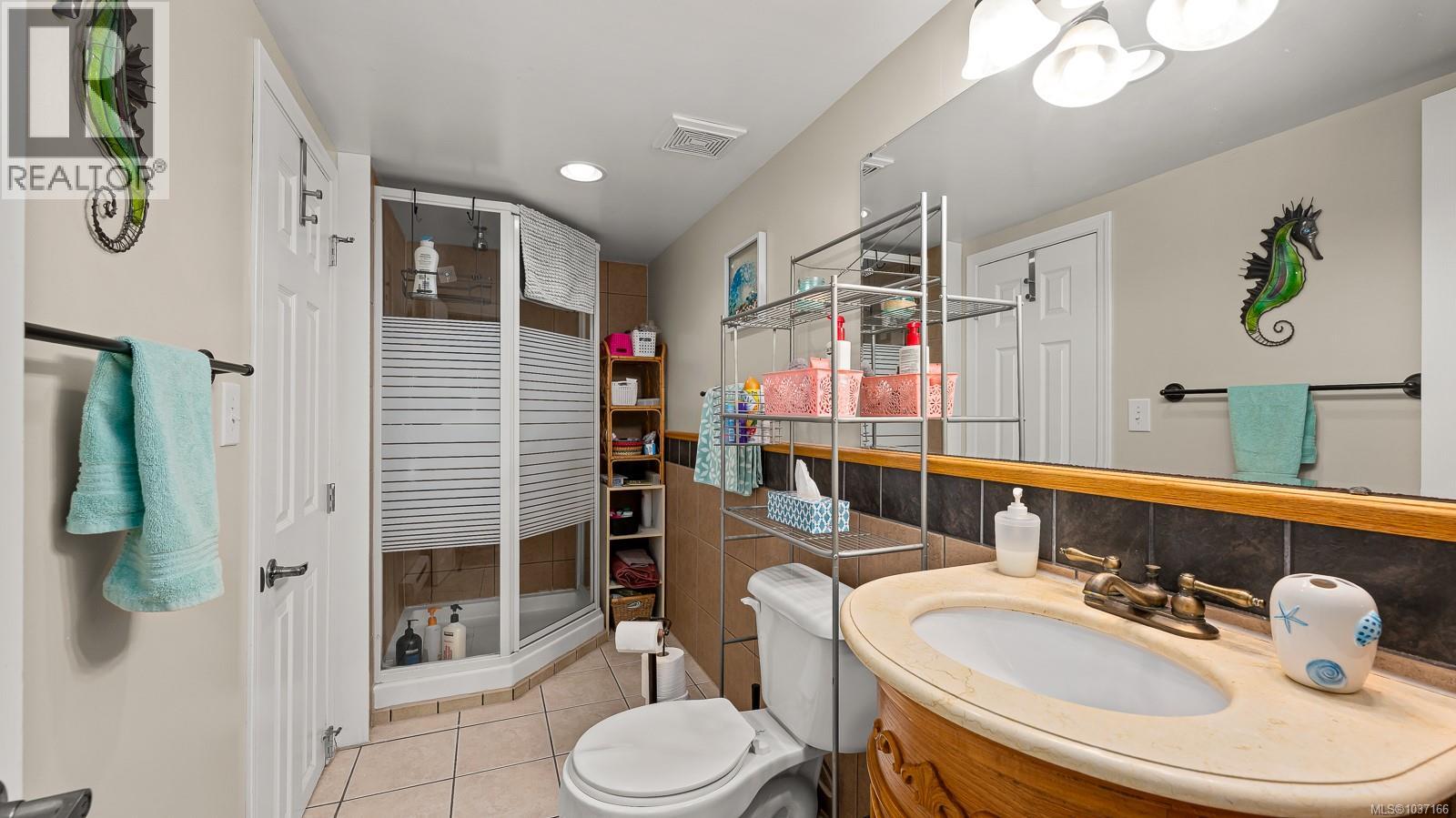 651 Colwyn St - 28