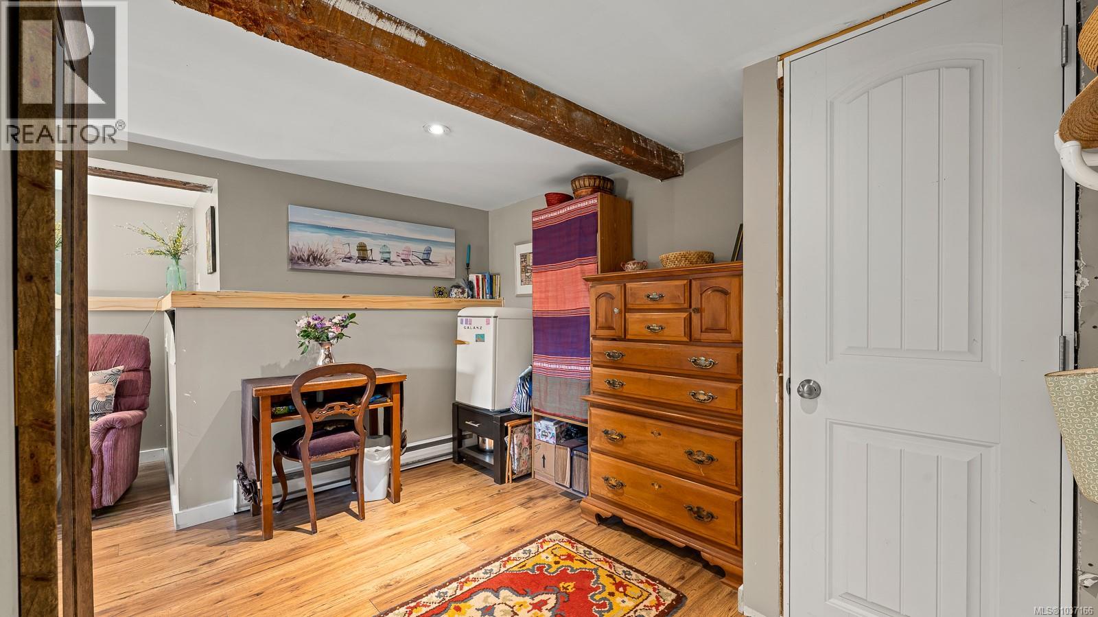 651 Colwyn St - 29