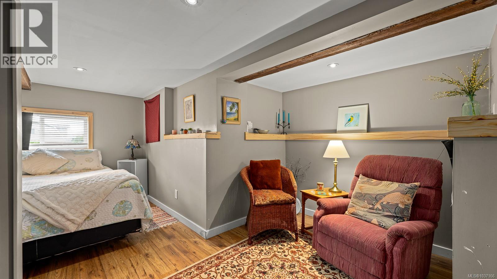 651 Colwyn St - 32