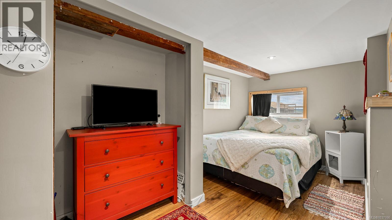 651 Colwyn St - 33