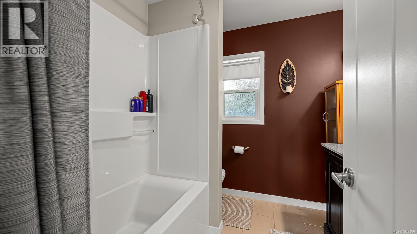 651 Colwyn St - 39