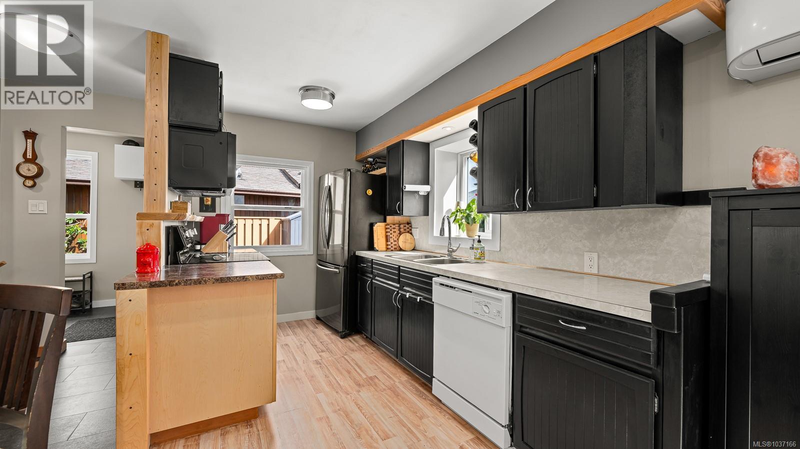 651 Colwyn St - 47