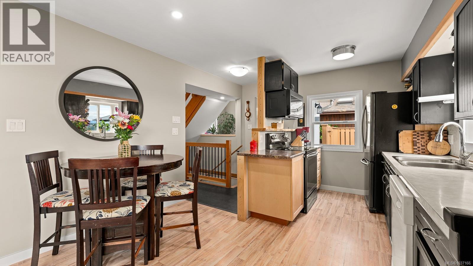 651 Colwyn St - 49