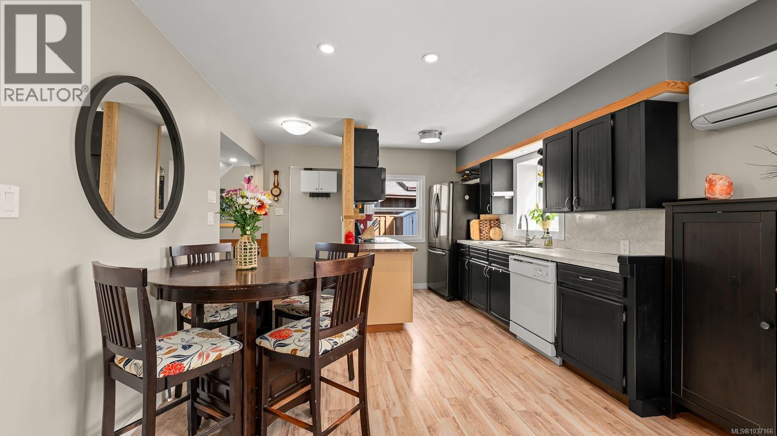 651 Colwyn St - 51
