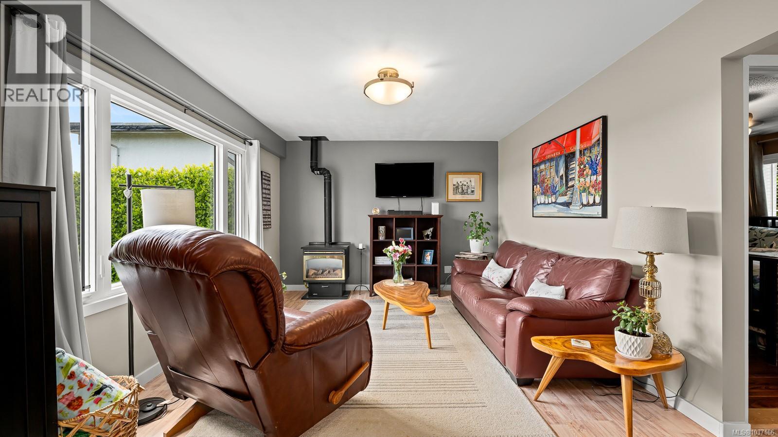 651 Colwyn St - 53