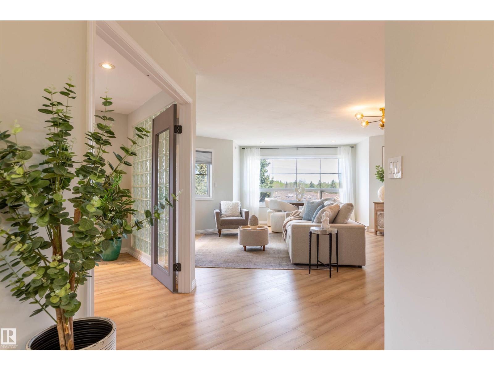 #303 20 GRANGE DR - 11