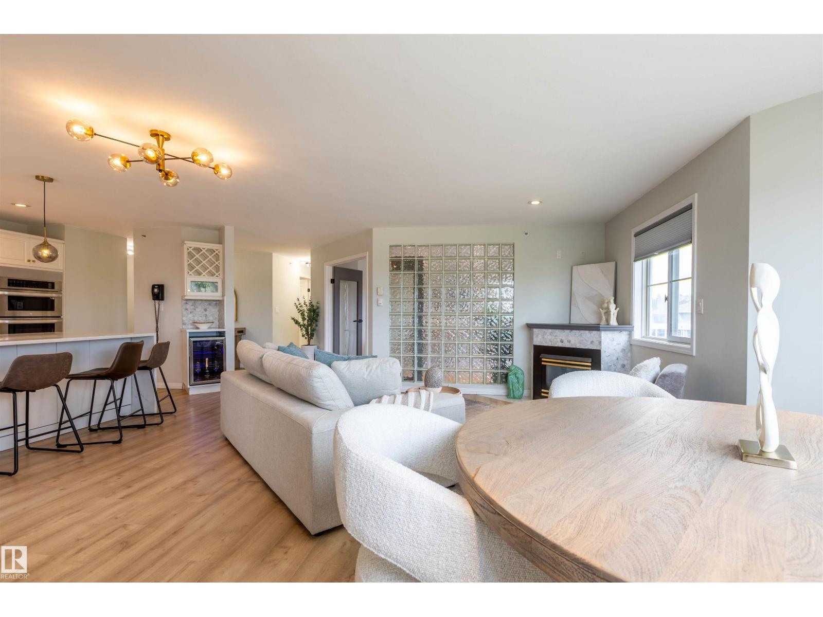 #303 20 GRANGE DR - 16