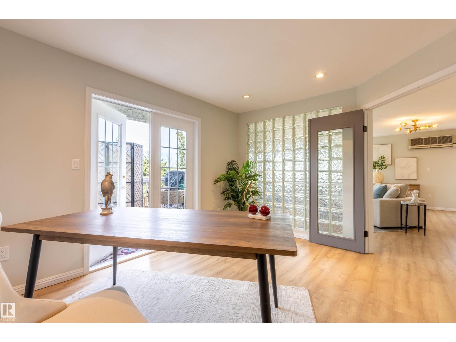 #303 20 GRANGE DR - 18