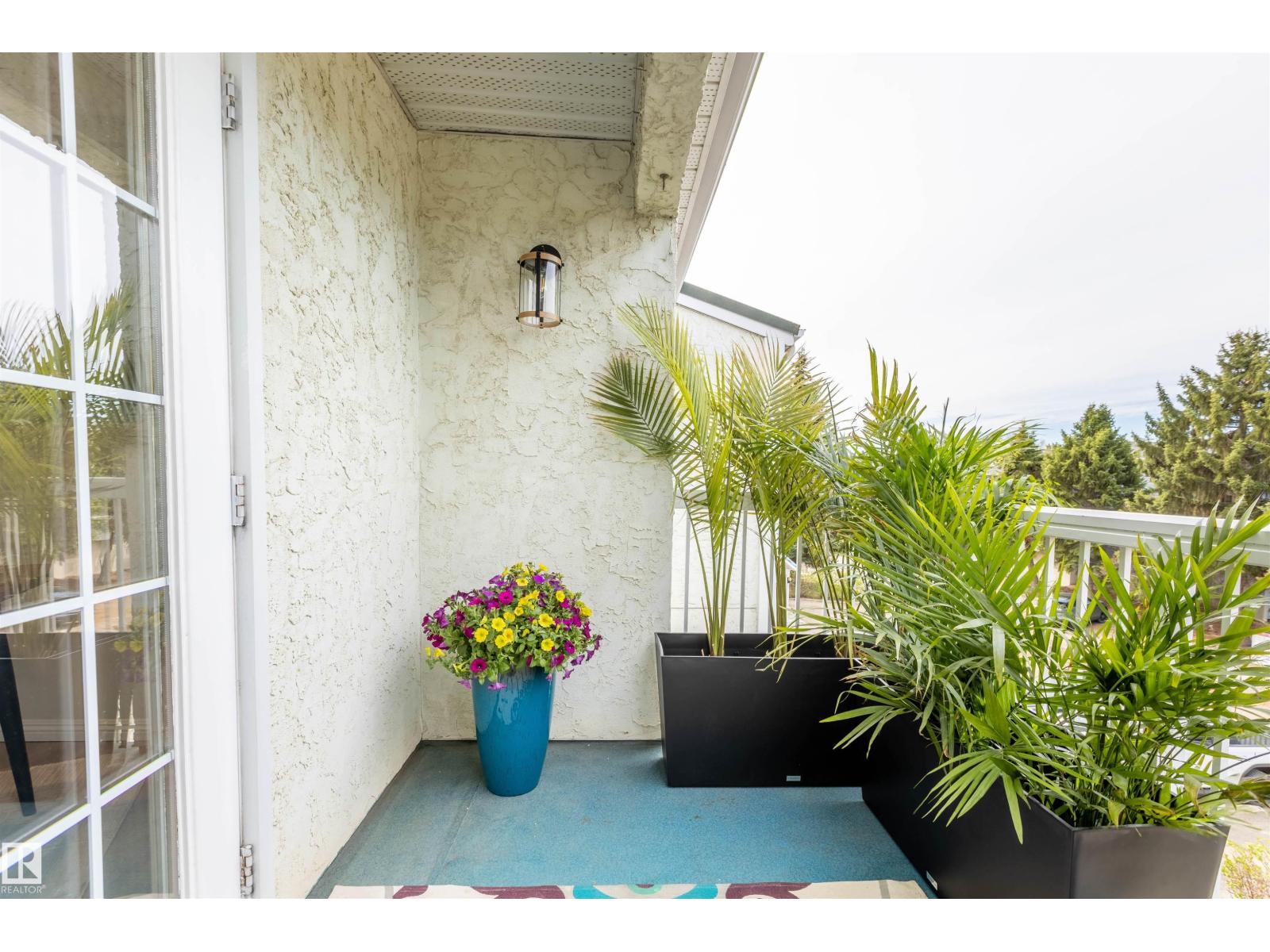 #303 20 GRANGE DR - 22
