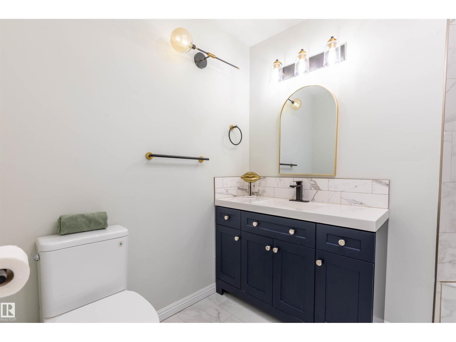 #303 20 GRANGE DR - 23