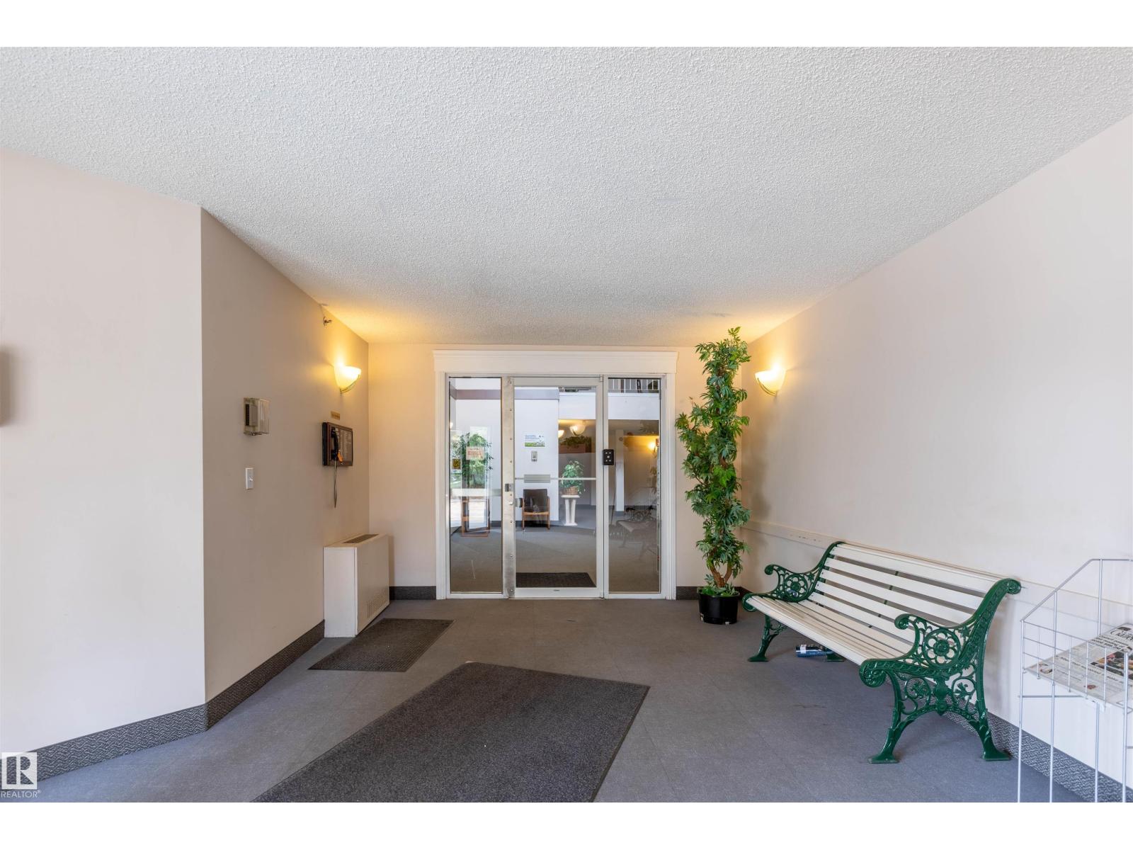 #303 20 GRANGE DR - 44