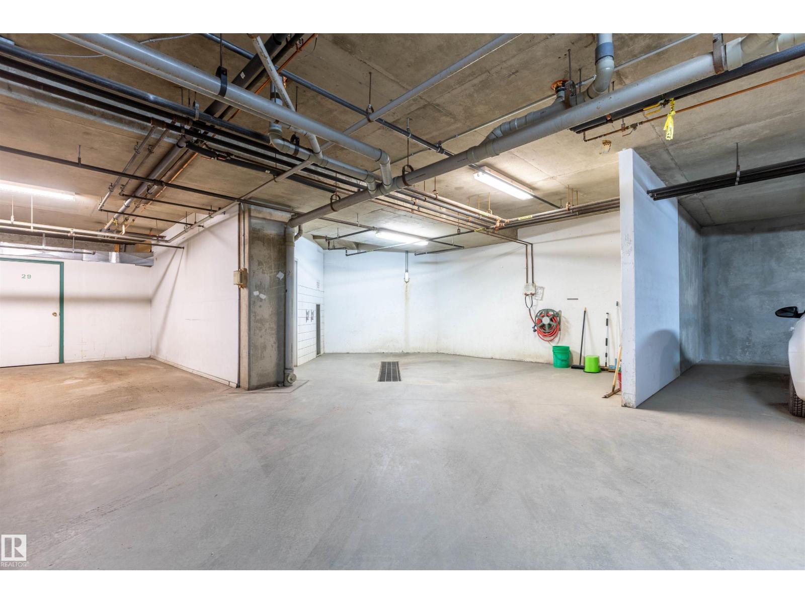 #303 20 GRANGE DR - 47