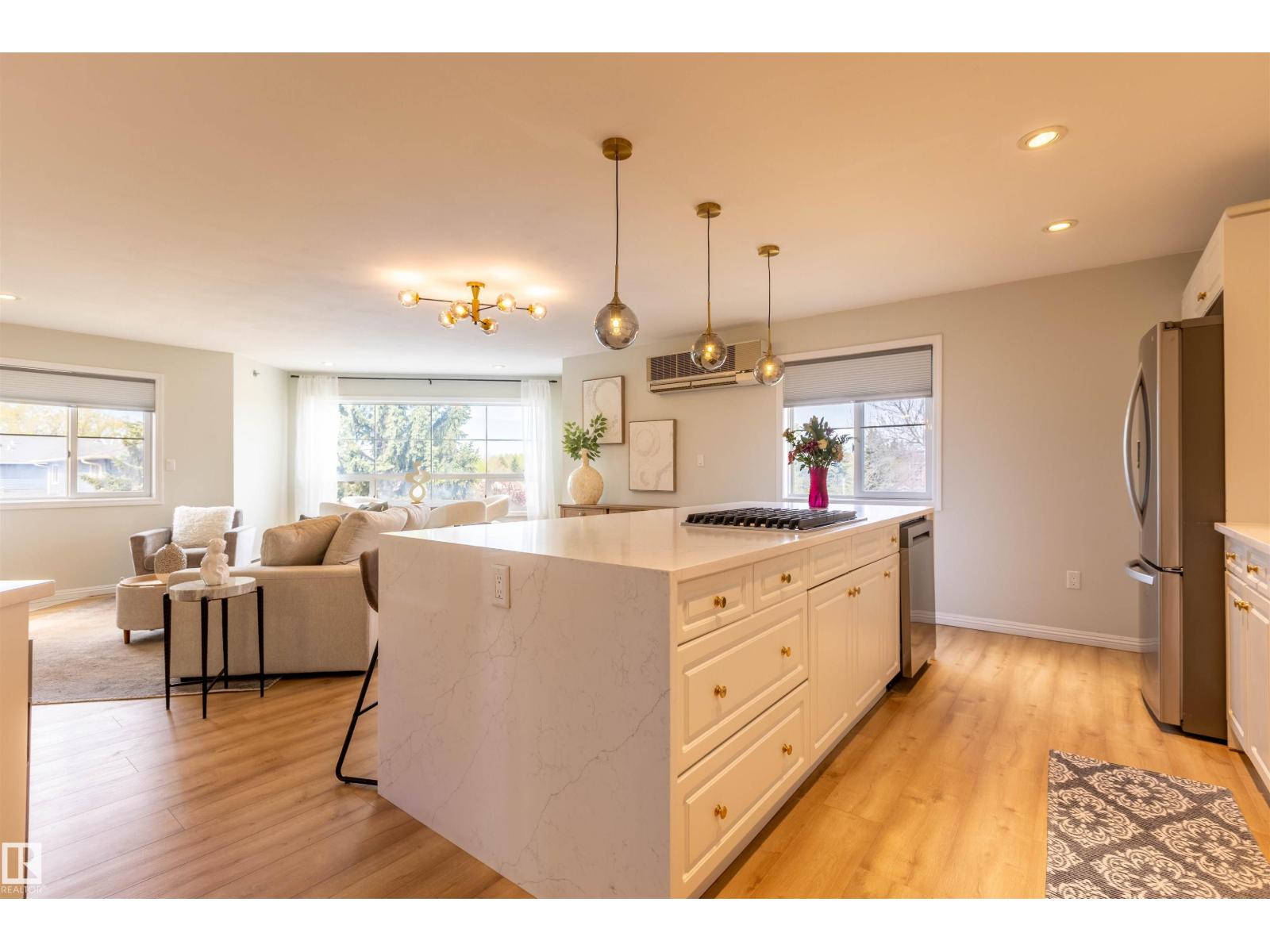 #303 20 GRANGE DR - 5