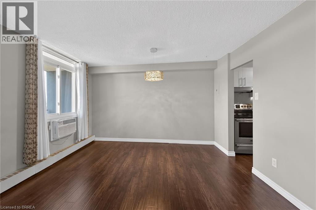 #902 640 WEST Street - 14