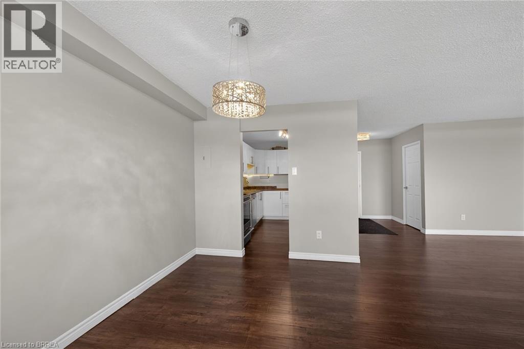 #902 640 WEST Street - 17