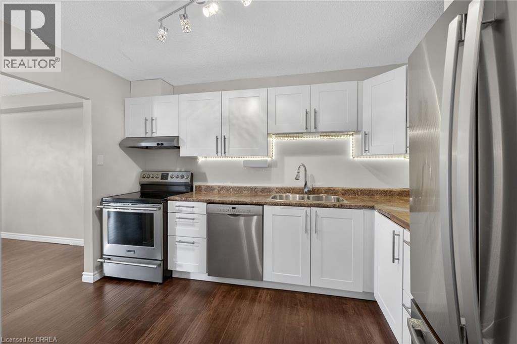 #902 640 WEST Street - 22