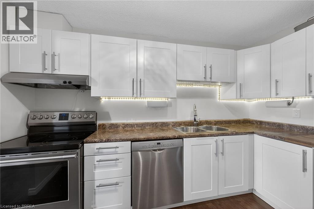 #902 640 WEST Street - 23