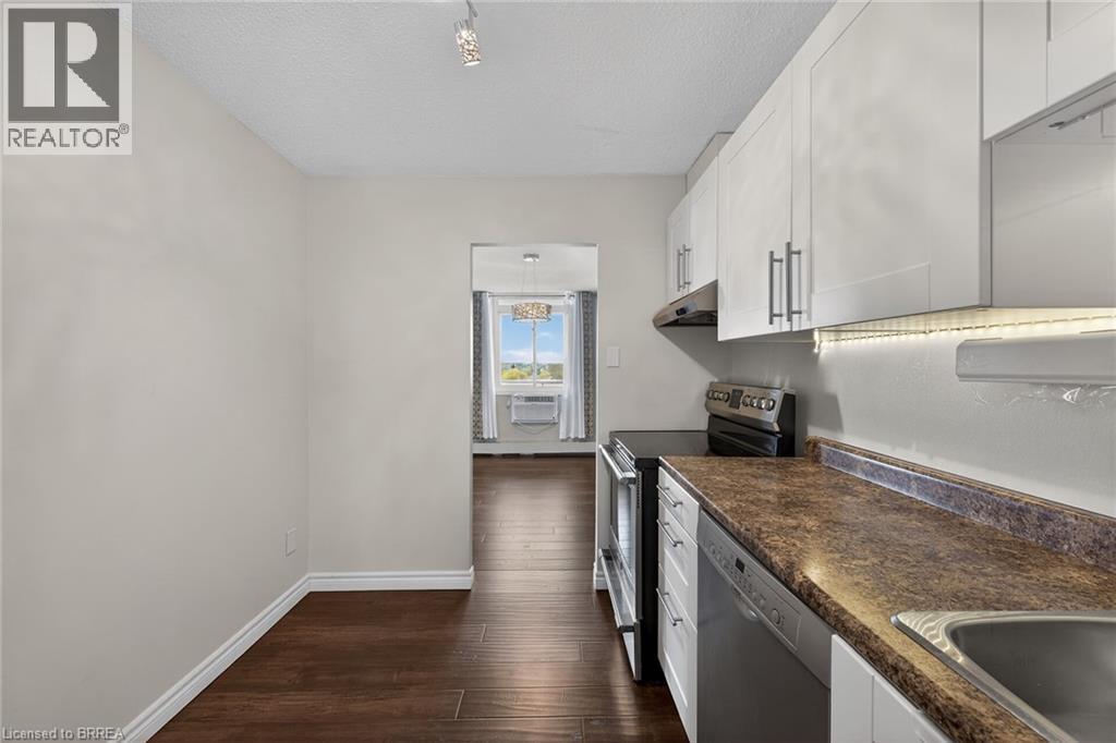 #902 640 WEST Street - 24