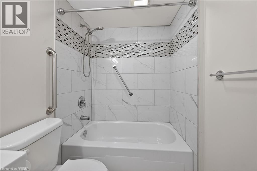 #902 640 WEST Street - 33
