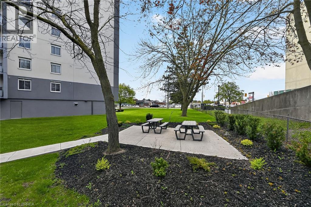 #902 640 WEST Street - 40