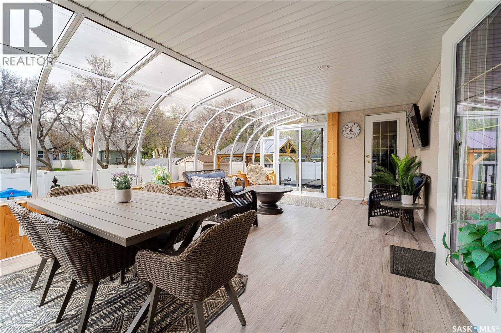 1054 Monk AVENUE - 14