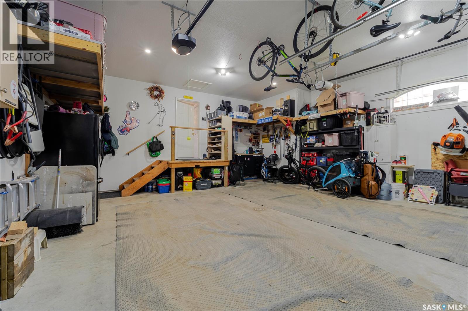 1054 Monk AVENUE - 37