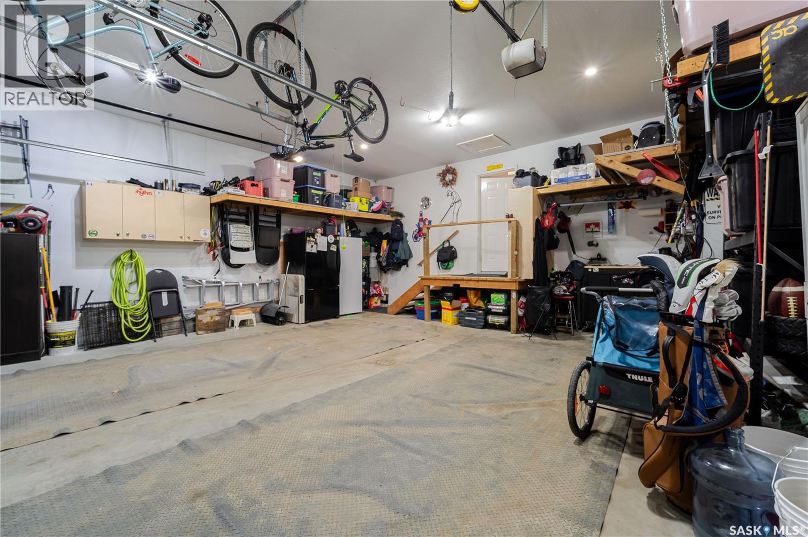 1054 Monk AVENUE - 38