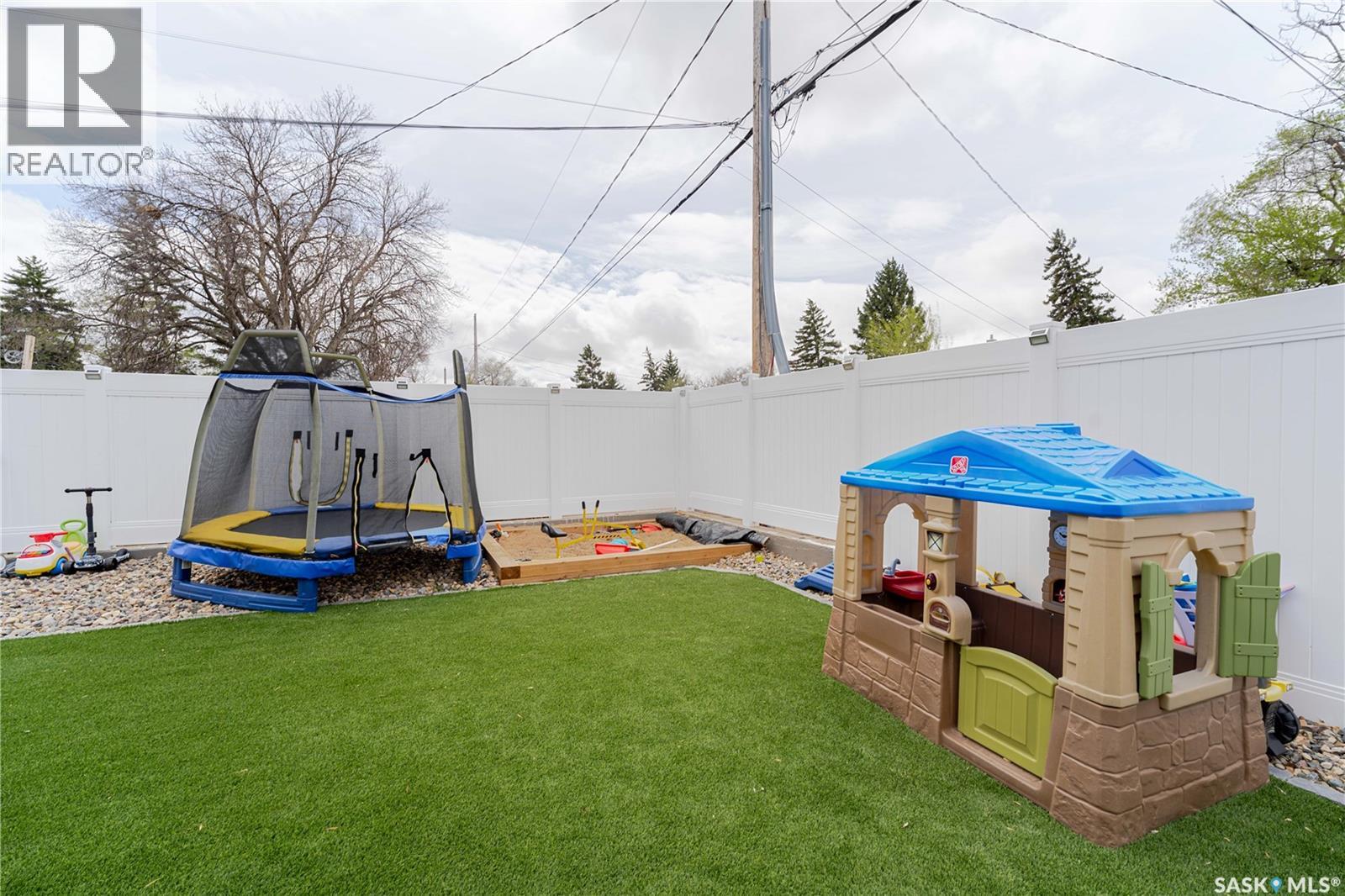 1054 Monk AVENUE - 41