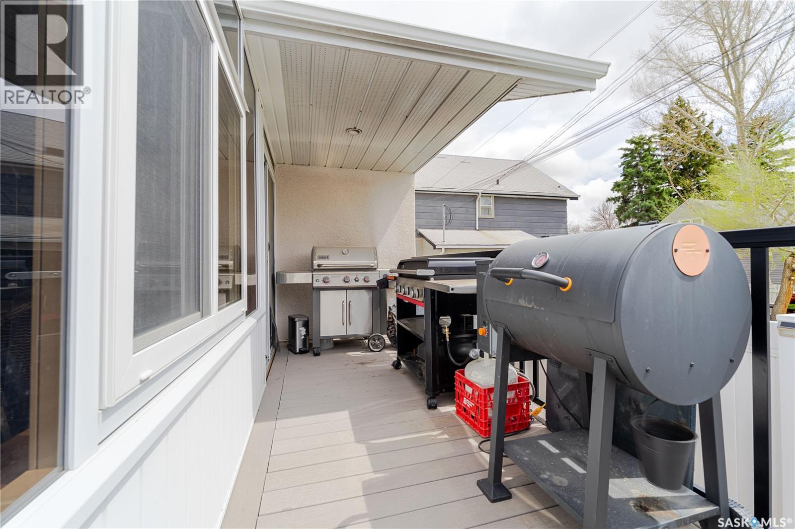 1054 Monk AVENUE - 45