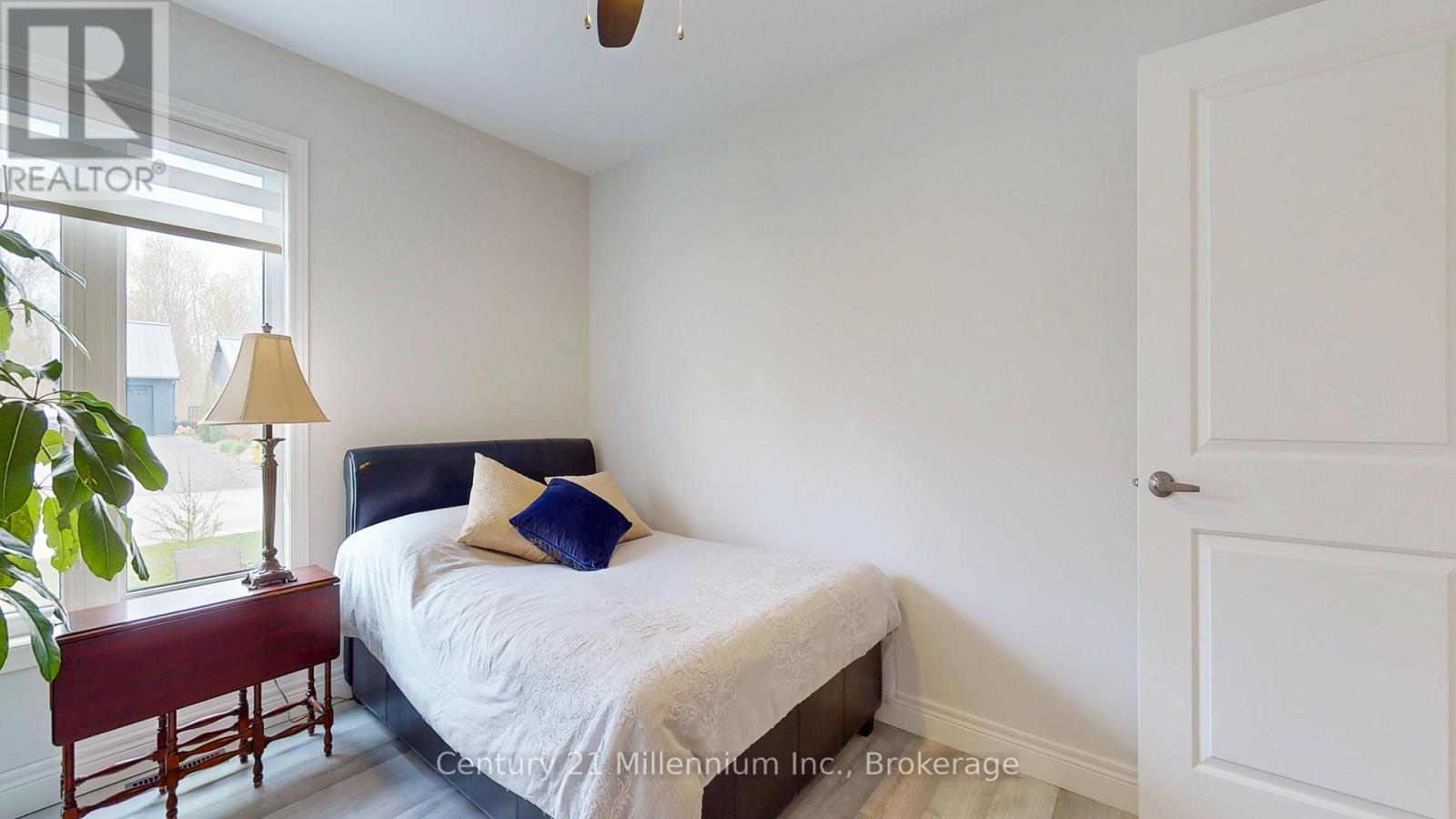85 GORDON CRESCENT - 32